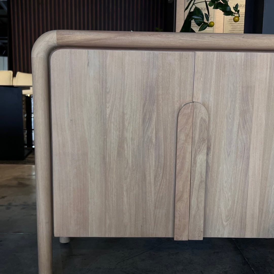 CREDENZA THOMAS